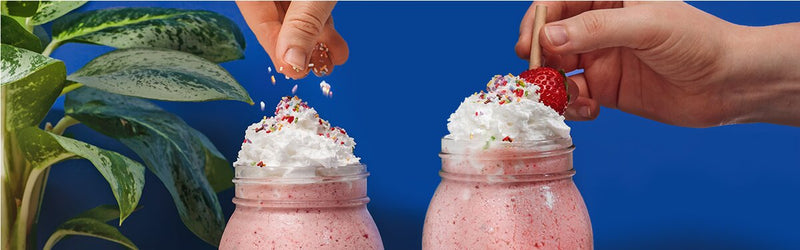 Erdbeer Haferdrinkshake mit Sahne