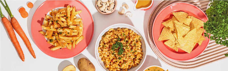 Vegane Käsesoße mit Snacks zum Dippen