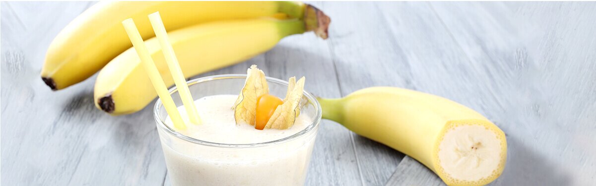 Veganer Proteinshake mit Bananen
