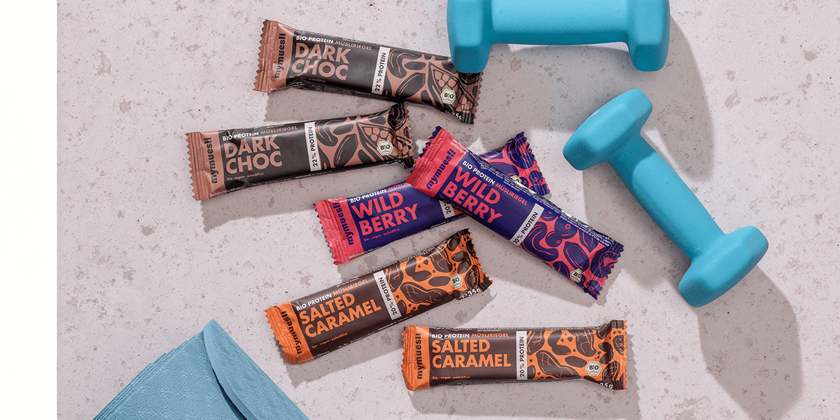 mymuesli Bio Protein Müsliriegel 12er Probierpaket mit Wild Berry, Salted Caramel und Dark Choc Proteinriegel