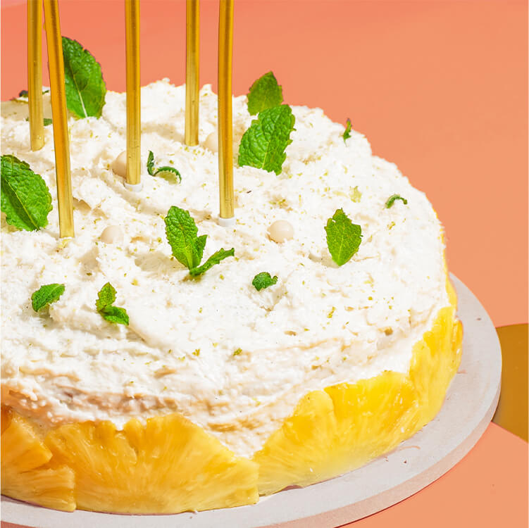 Piña Colada Torte mit Minze oben drauf