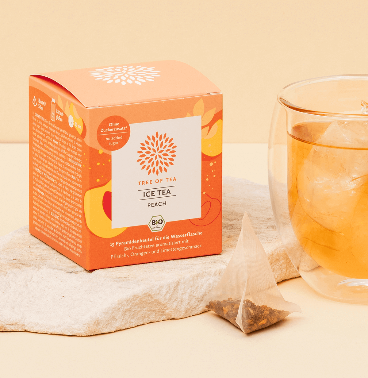 Tree of Tea Ice Tea Peach und Tee daneben