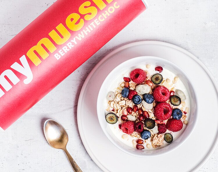 article1a-berrywhitechoc.jpg Berry White Choc Muesli und Dose