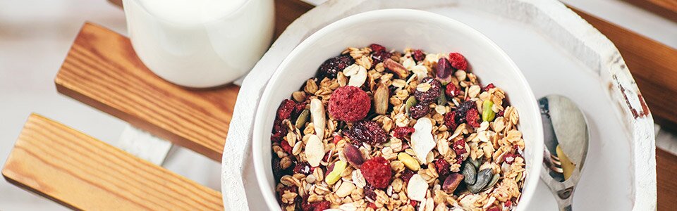 cranberrypistaziegranola-mood.jpg